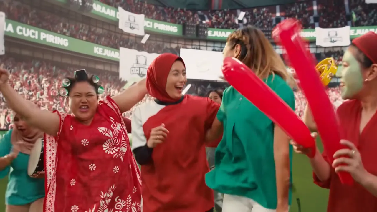 Mother portrayed as an athlete in the Sunlight Mothers Are Athletes campaign